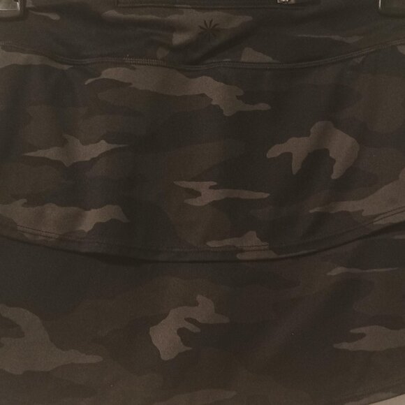 Athleta Girl/Swing Skort/Girls M 8-10/Black Gray Camo/Athletic Activewear - Picture 3 of 9